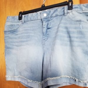 Light jean shorts